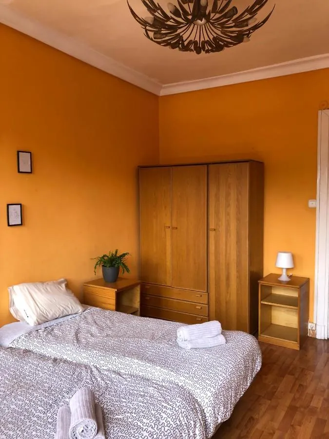 Habitacion Privada En El Centro De Deba Homestay