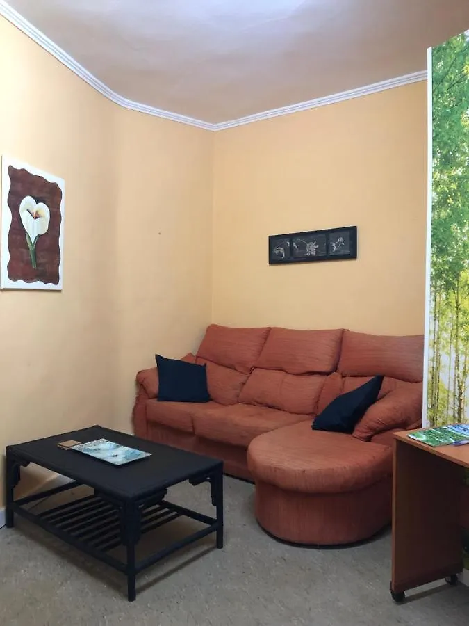 Habitacion Privada En El Centro De Deba Pansiyon